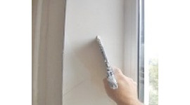 Как наносить финишную шпаклёвку на откосы?